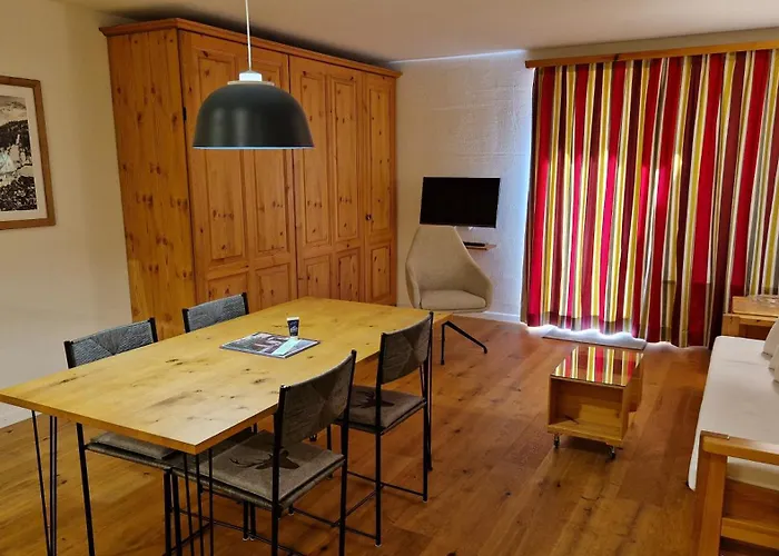 Chesa Bellaval, Haus Leivra 2 1 2-zimmerwohnung 公寓 *